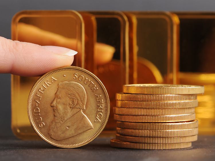 Beruhigungsmittel für die Hosentasche: Krügerrand-Münzen sind etwas handlicher als die 100-Gramm-Barren im Hintergrund.