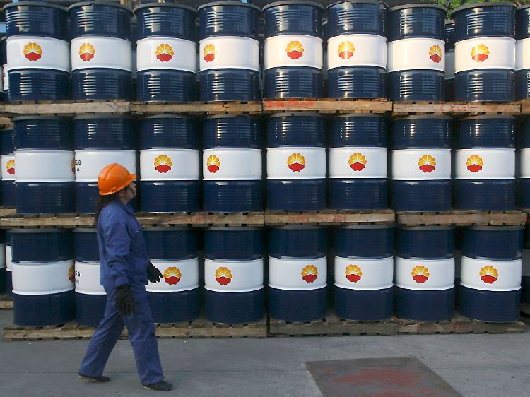 Freies Spiel von Wachstum und Erwartung: Wenn die chinesische Wirtschaft nicht ganz so schnell wächst, braucht sie wohl auch weniger Öl als erwartet.