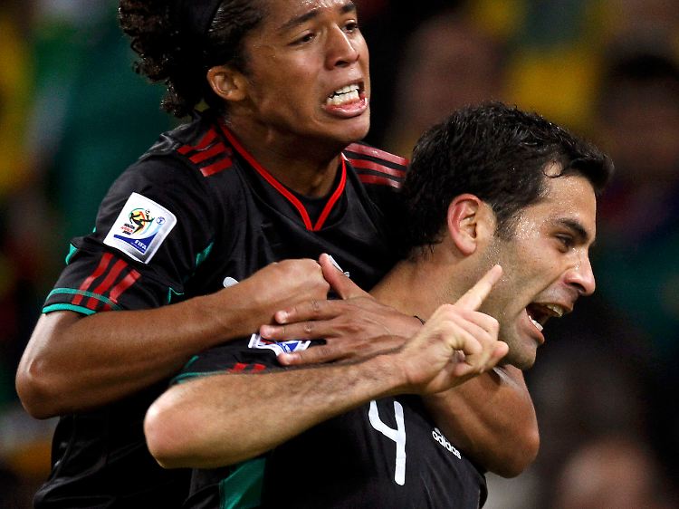 Und hier jubelt Mexiko: Rafael Marquez, der Spielverderber.