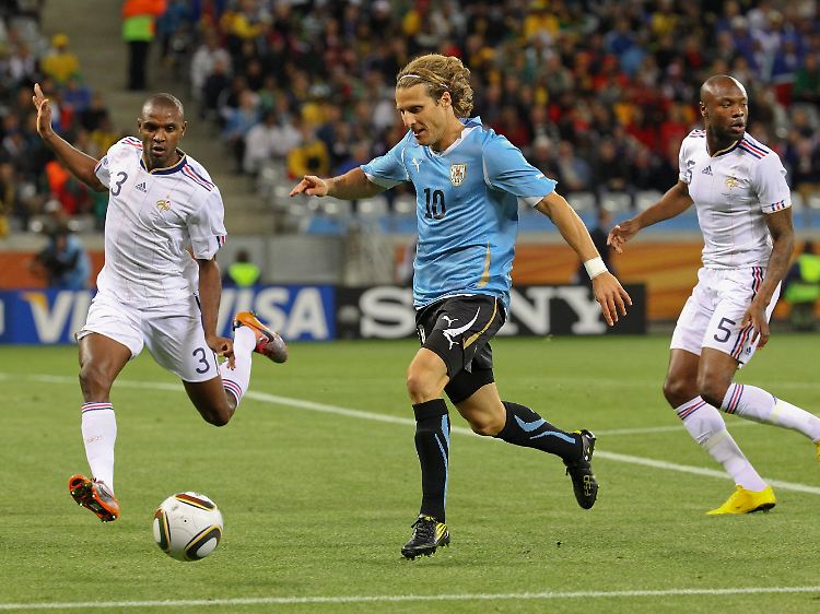 Diego Forlan war Uruguays gefährlichster Angreifer, blieb aber wie seine Teamkollegen ohne Treffer.