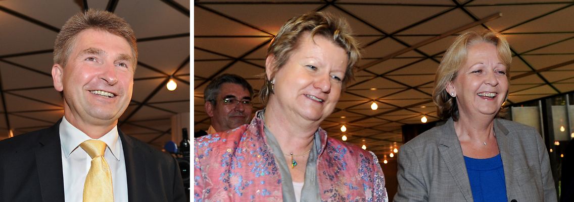 Ampel ade: Pinkwart (l) steigt aus den Sondierungsgesprächen mit Kraft (r) und Löhrmann (M) aus.