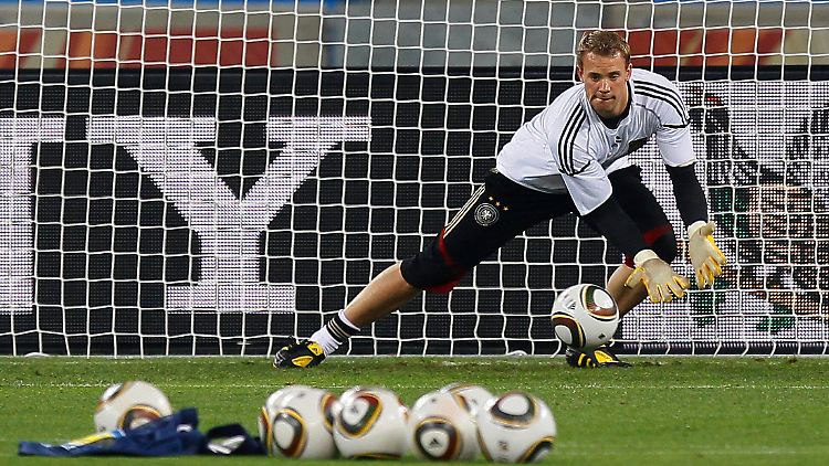Manuel Neuer hat erst fünf mal im deutschen Tor gestanden.