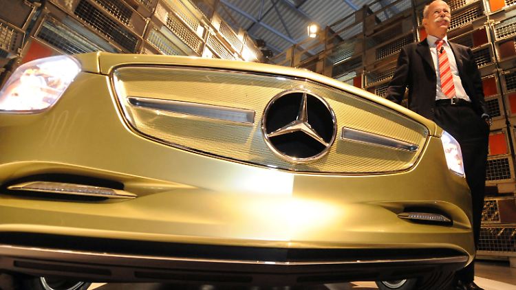 "Wir sind Marktführer mit unseren S-, E- und C-Klasse-Limousinen. Es ist daher offenkundig, welche Marktposition wir im Segment der Premium-Kleinwagen erwarten", sagt Zetsche. Daimler-Che