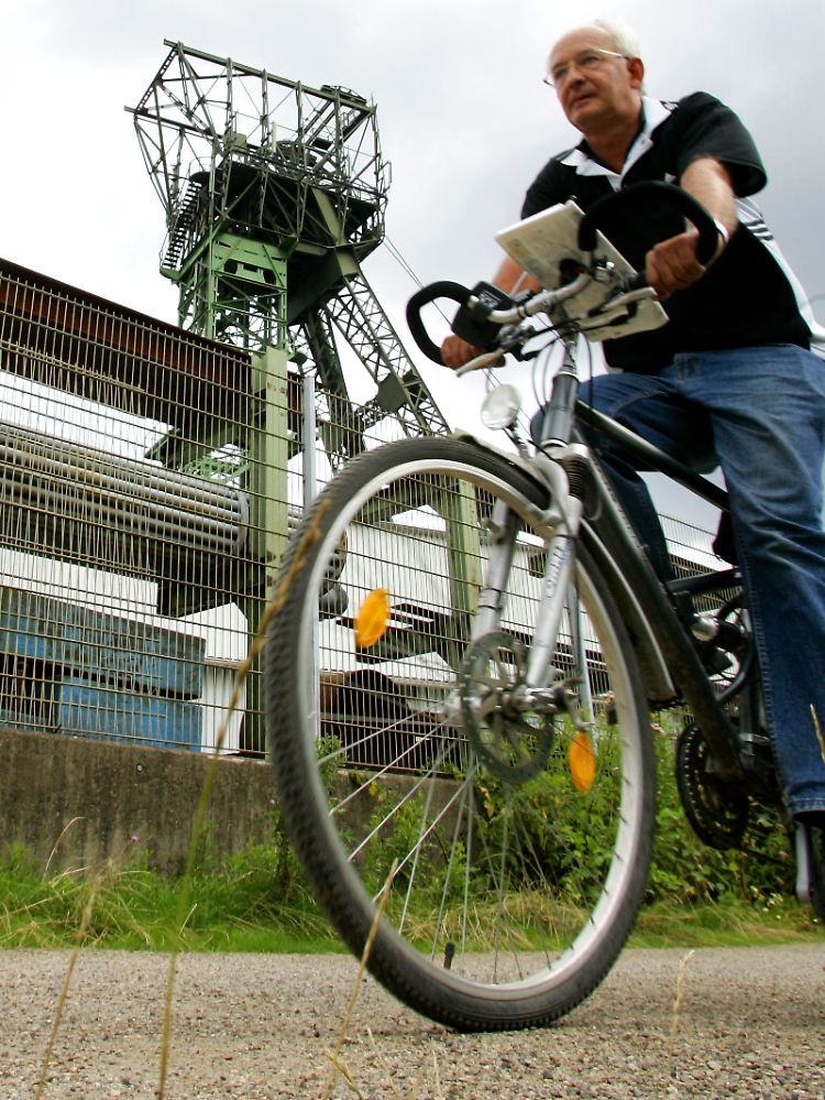Auf der Rad- und Wanderroute des Regionalverbandes Ruhr entlang der Erzbahntrasse bei Bochum.