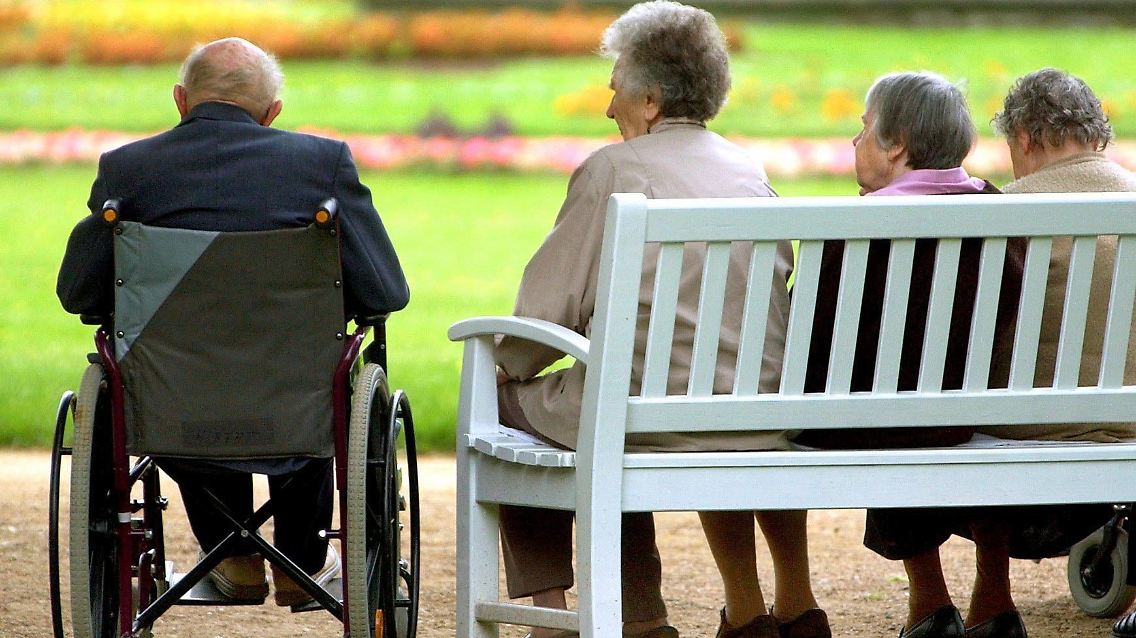 Krisenfest: Bislang sind Renten von Kürzungen ausgenommen.