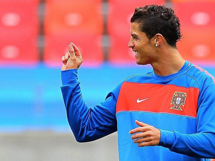 Cristiano Ronaldo ist ein Vertreter der Ketchup-Theorie: "Tore sind wie Ketchup. Erst kommen gar keine, dann kommen ganz viele auf einmal." Bei Ronaldo war die Flasche zuletzt zu.
