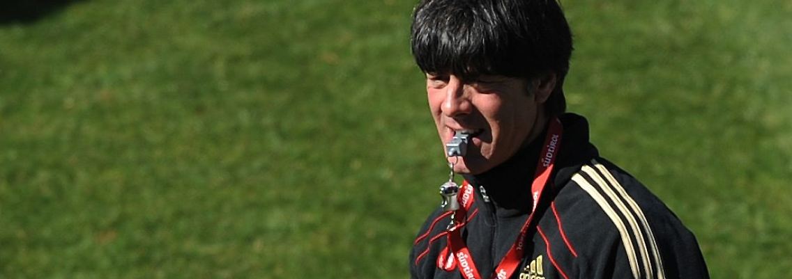 Löw will keinen "Absturz" wie bei der EM 2008 erleben.