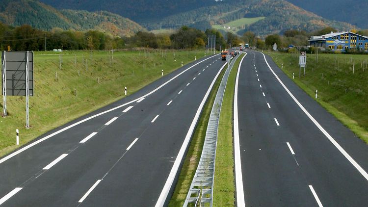 Der Weg nach Norden wird mit "bergauf" gleichgesetzt.