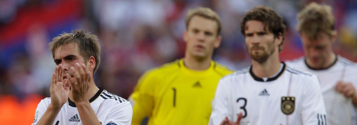 Schlecht waren sie nicht: Philipp Lahm, Manuel Neuer, Arne Friedrich und Per Mertesacker. Nur hat es gegen Serbien nicht gereicht.