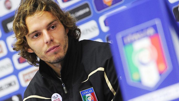 Im Finale will Stammkeeper Buffon wieder dabei sein. Seine "Azzurri" versprachen ihm bedingungslosen Einsatz. Allen voran Buffons furchtloser Vertreter Federico Marchetti.