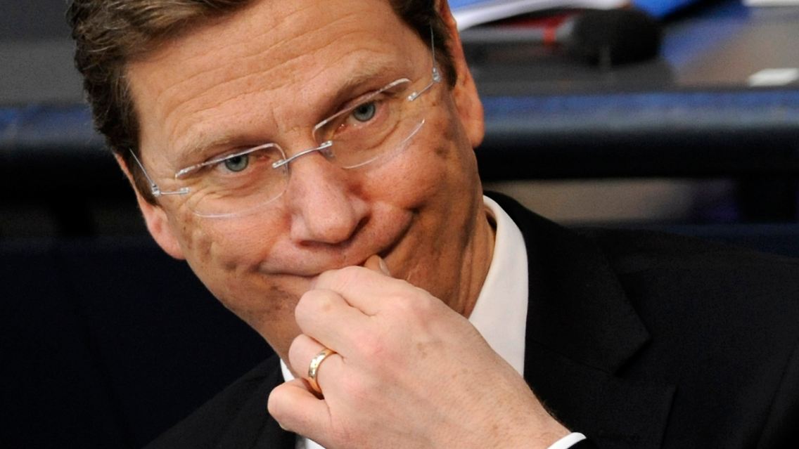 Zu viele Ämter? Westerwelle muss seine Partei wieder von sich überzeugen.
