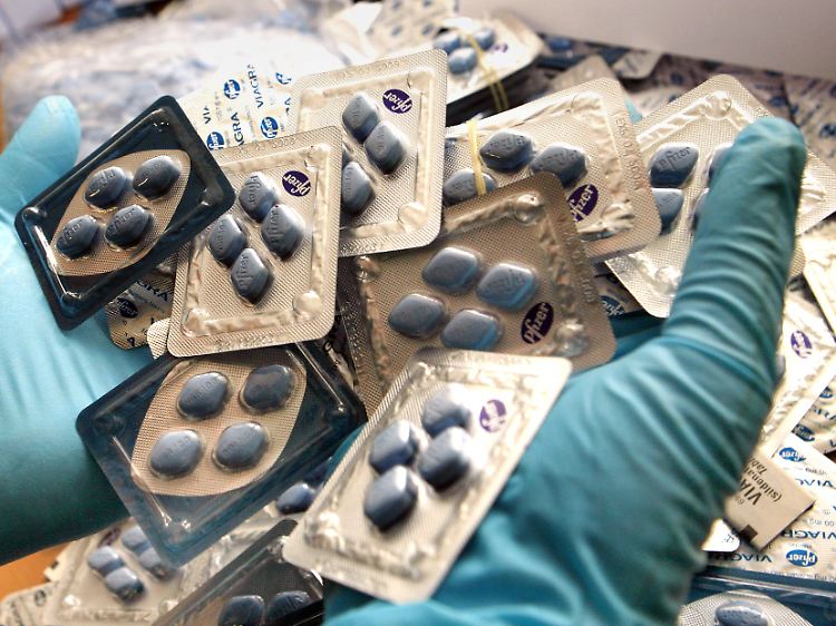 Die Pharma-Industrie wittert einen Riesenumsatz.
