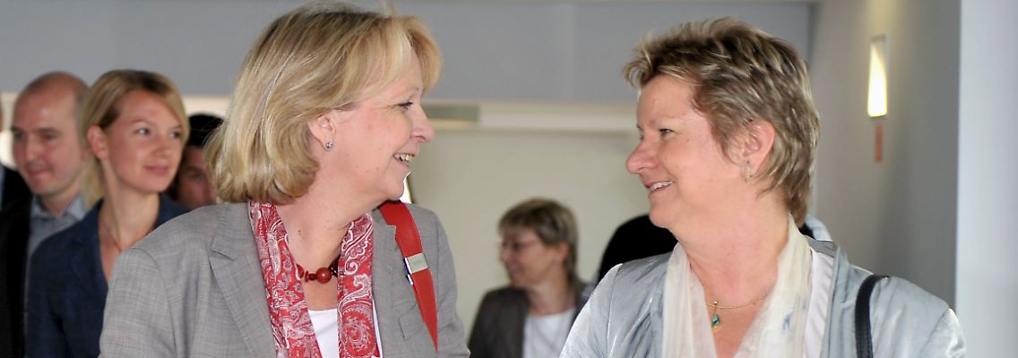 Kraft und Löhrmann kommen zu ersten Koalitionsgesprächen zusammen.