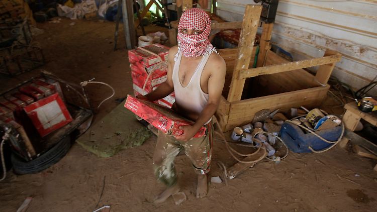 Statt in Ägypten bestellen die Händler ihre Waren nun lieber in Israel - zumindest die, die nicht verboten sind.