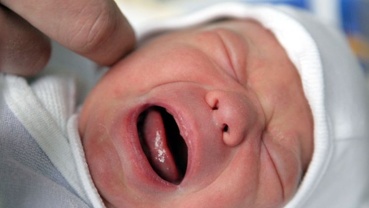 Neugeborene mit FASD haben oftmals heftige Entzugserscheinungen.