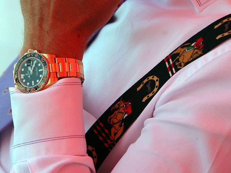 Rolex-Träger sollen die Suppe mit auslöffeln, in der Deutschland steckt.