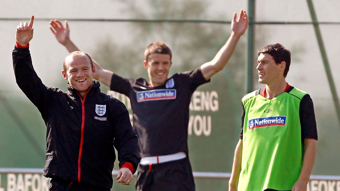 Wayne Rooney (links) meldet sich zumindest als Lautsprecher zurück.