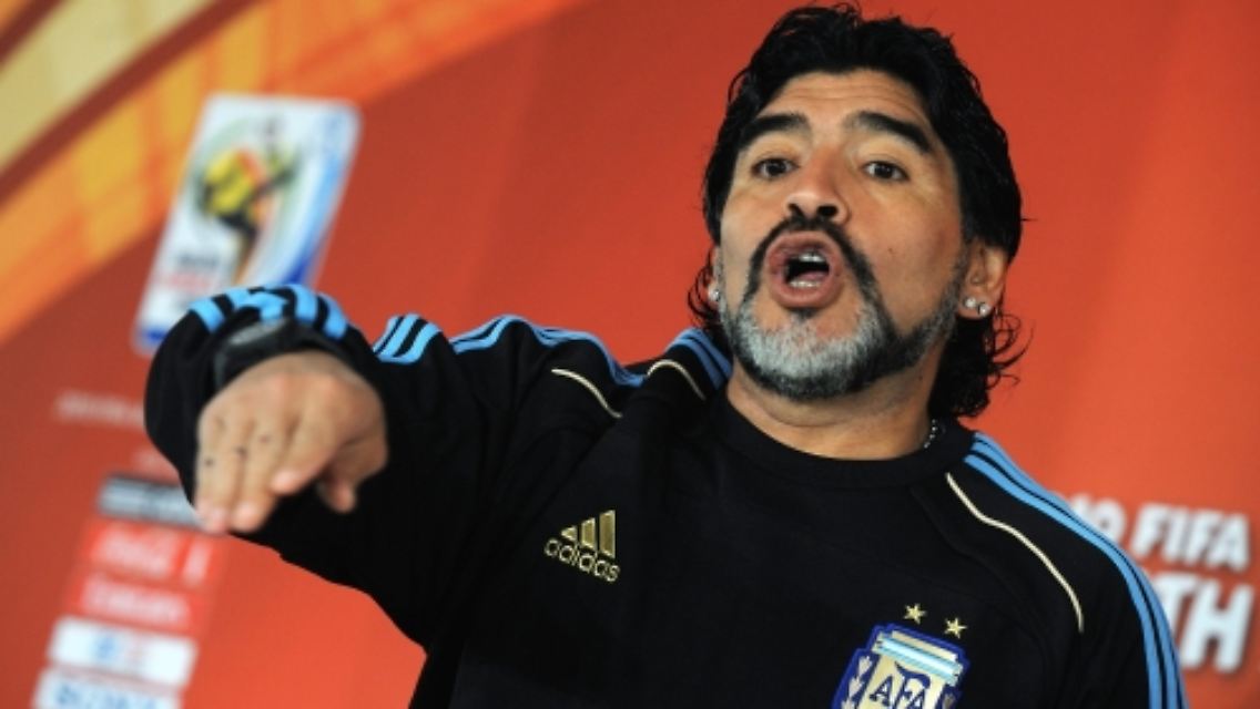 Maradona doziert lieber über den Titelgewinn als über Mexiko.