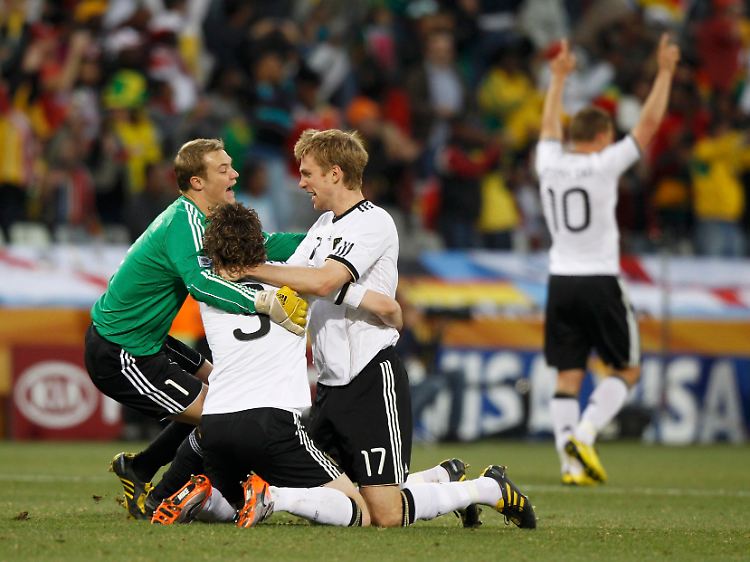 Am Boden war Deutschland gegen England nur beim Jubeln - und dazu gab es reichlich Gelegenheit.