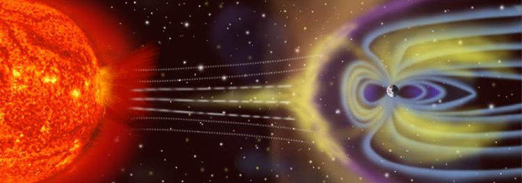 Wird das globale Magnetfeld zu schwach, gelangen hochenergetische Teilchen von der Sonne leichter in die Atmosphäre.