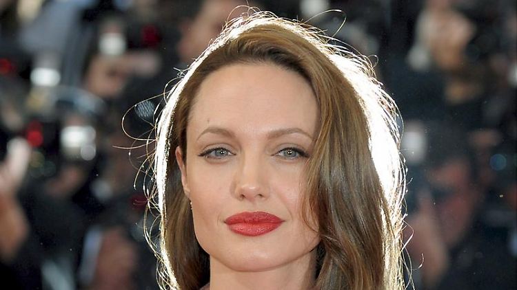 Sie kann offenbar nicht genug Mutterglück erfahren: Angelina Jolie.