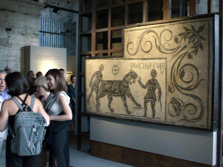 Vor einigen Jahren gab es schon eine Gladiatoren-Ausstellung im römischen Kolosseum (Archivbild von 2001).