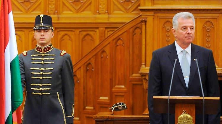 Pal Schmitt im ungarischen Parlament.
