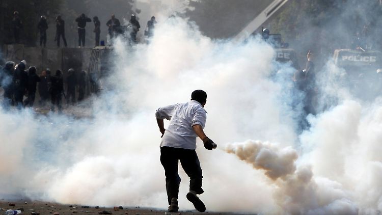 2012-11-25T094350Z_01_GHA01_RTRMDNP_3_EGYPT-PRESIDENT.JPG6007215413665658266.jpg