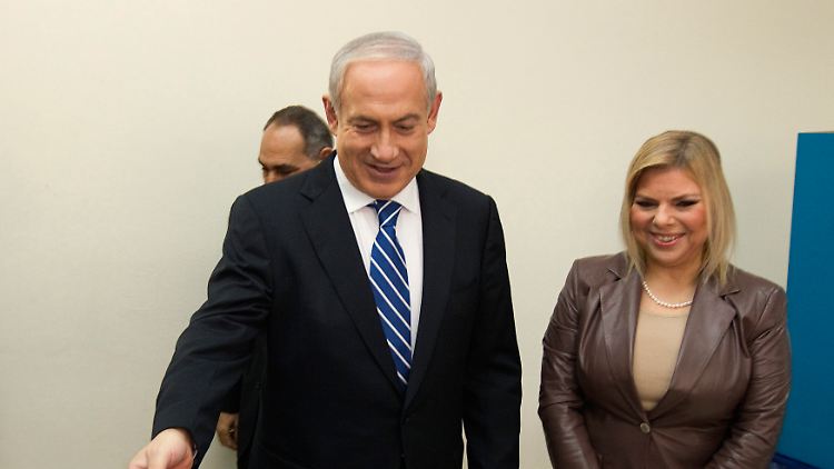 Israels Premier Benjamin Netanjahu bei der Stimmabgabe.