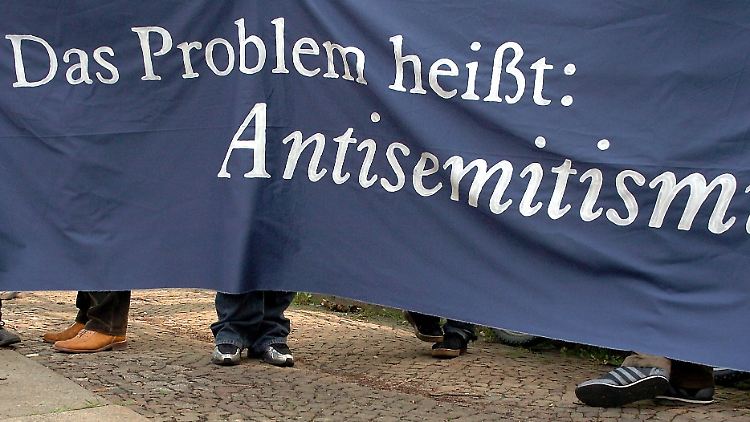 Dass die Idee der Moralkeule nicht ganz frisch ist, kann eigentlich kaum einer besser wissen, als Herr Augstein.