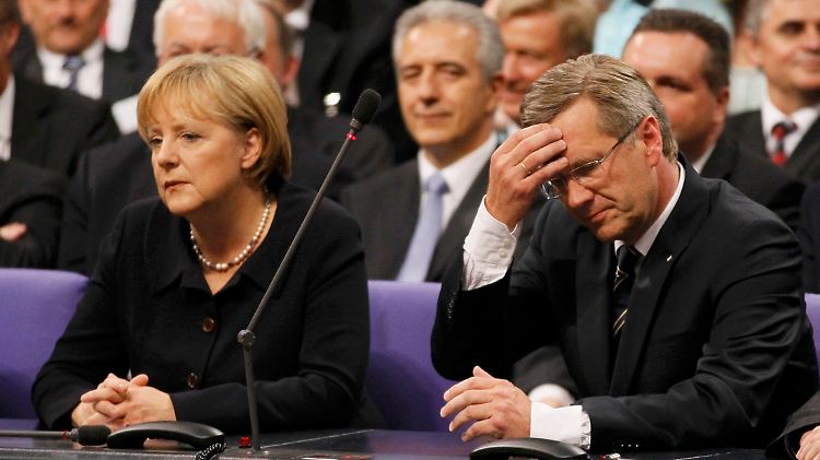 Das ist ja nochmal gutgegangen: Merkel und Wulff haben es nach über neun Stunden geschafft.