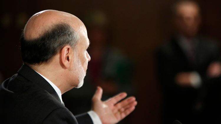 Als Rückendeckung für ihre Konjunkturprogramme und Niedrigstzinsen dürften die US-Notenbanker werten, dass sie laut Konjunkturbericht kaum Zeichen für Preisdruck feststellen konnten.