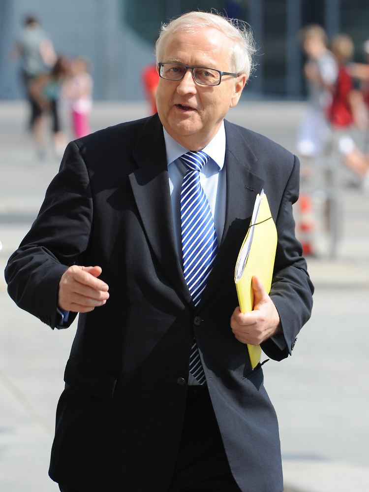 Rainer Brüderle will die Krisenprogramme und Rettungsschirme zurückfahren.