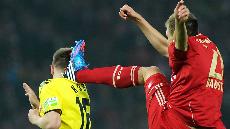 Pokalfinale am 12. Mai: Borussia Dortmund gewinnt mit 5:2, überlegen und grandios. Der fünfte Sieg in einem Pflichtspiel hintereinander. Und Bayerns Holger Badstuber geht gegen Jakub Blaszczykowski eher rustikal zur Sache.