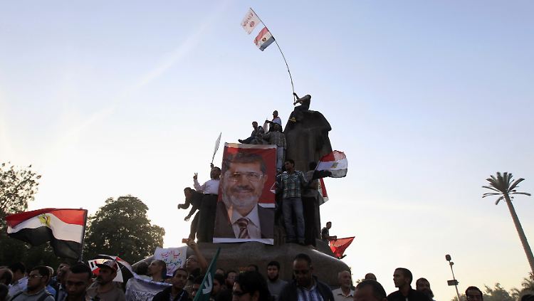 Mursi-Anhänger dominieren die Straßen von Kairo.