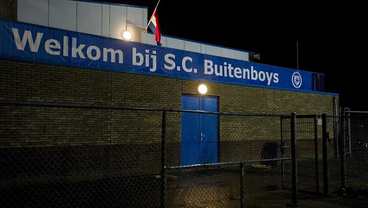 Der SC Buitenboys trauert um seinen verstorbenen Linienrichter.