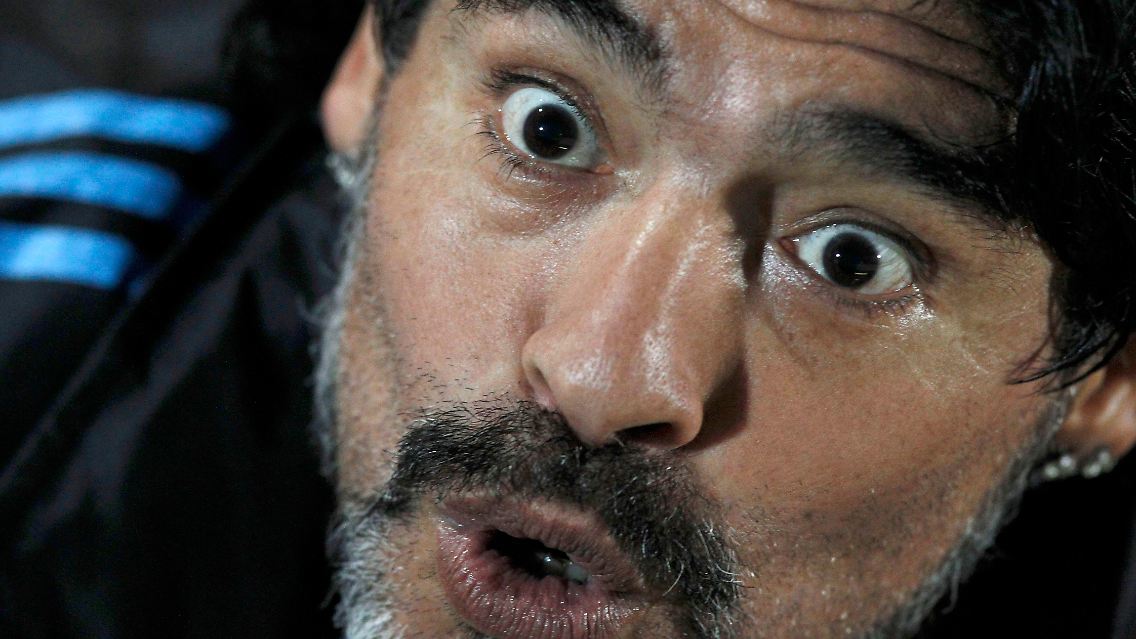 "Es interessiert mich nicht, was sie über Elfmeter oder Tritte sagen": Diego Maradona.