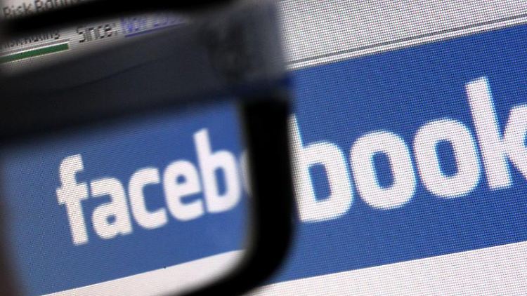 Etliche deutsche Facebook-Nutzer loggten sich 2012 öfter ein.