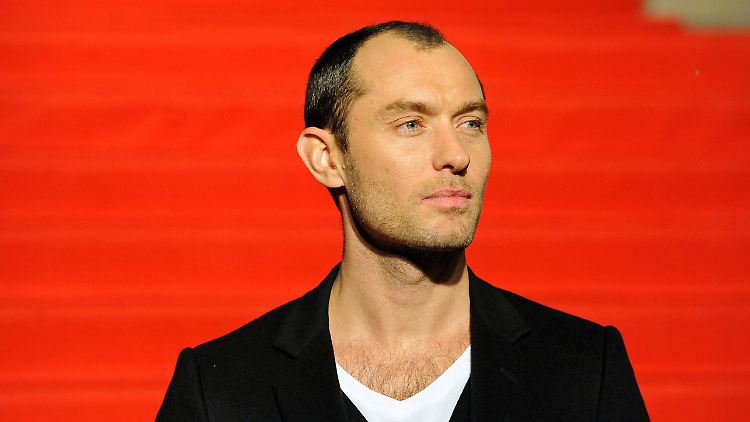 Jude Law verbringt Weihnachten mit der Ex-Frau und den gemeinsamen Kindern.