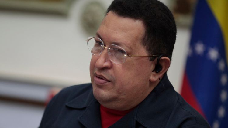 Venezuelas Präsident Hugo Chávez: Die Ärzte entdecken wenige Tage nach seiner Rückkehr aus Kuba "einige frische, bösartige Zellen".