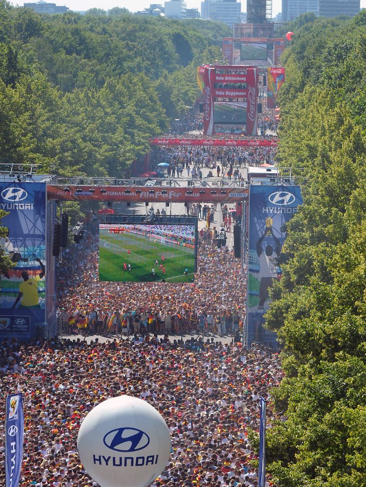 Die Fußball-Euphorie ist grenzenlos in der Hauptstadt.