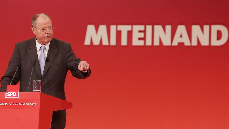 Steinbrück will die SPD auf ein Bündnis mit den Grünen festlegen.
