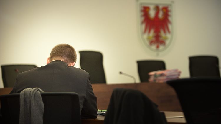 Goetjes hat sich der gewerbsmäßigen Untreue schuldig gemacht.