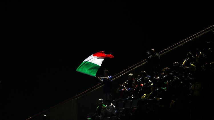 Noch wehen sie, die italienschen Farben.
