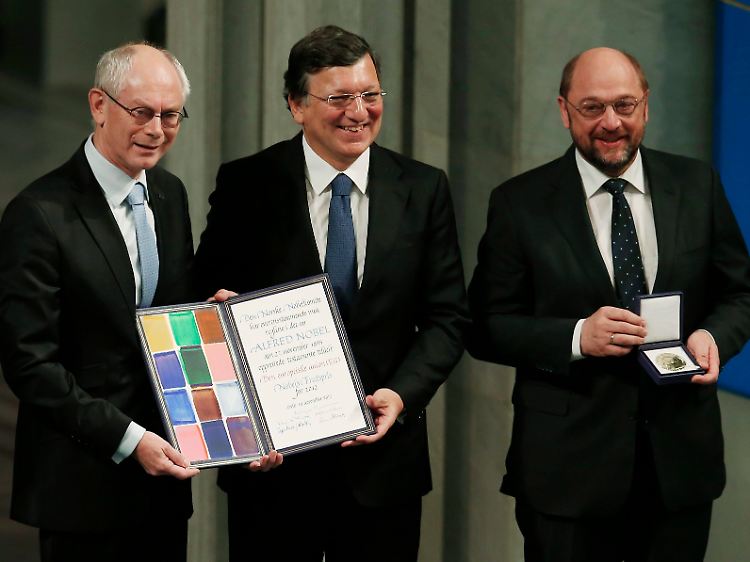 Stellvertretend für 500 Millionen EU-Bürger: Von Rompuy, Barrosso und Schultz (v.l.).