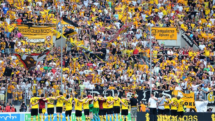 "6 dynamische Heimspiele sind geiler als der DFB-Pokal 2013/2014": Dresdens Fans geben sich trotzig.