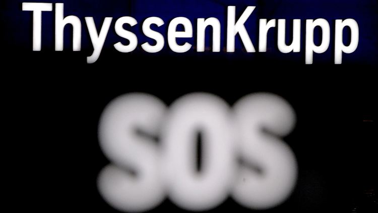 Wegen Milliardenabschreibungen auf seine US-Werke steht dem Stahlkonzern ThyssenKrupp eine schwierige Zukunft bevor.