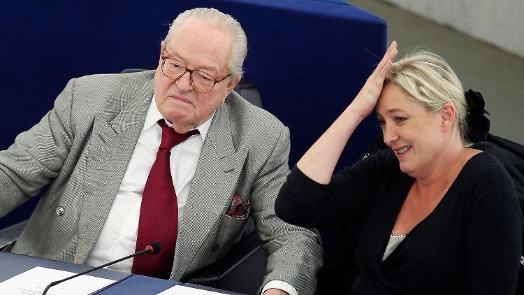 Marine Le Pen spricht von einer "tiefen Meinungsverschiedenheit" mit ihrem Vater beim Thema Holocaust.