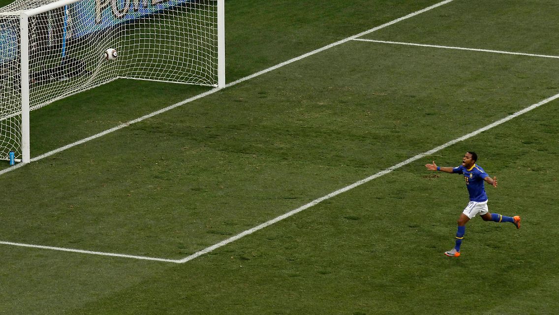 In der 10. Minute erzielte Robinho Brasiliens Führung.