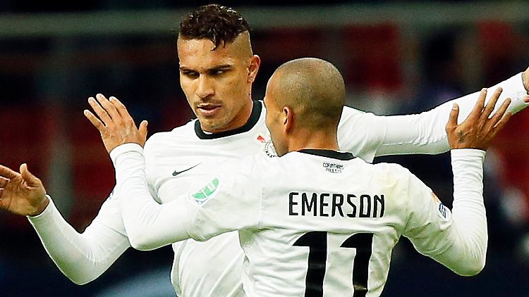 Kam, sah und köpfte: Paolo Guerrero.